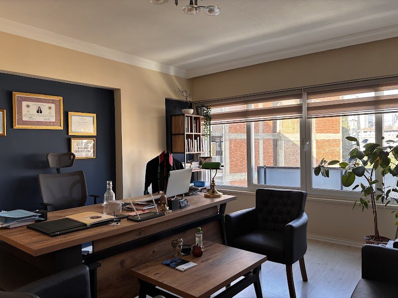 Avukat Nazlıcan KELEŞ | Aydın Boşanma Avukatı | Aydın araç değer kaybı avukatı| Aydın ceza avukatı