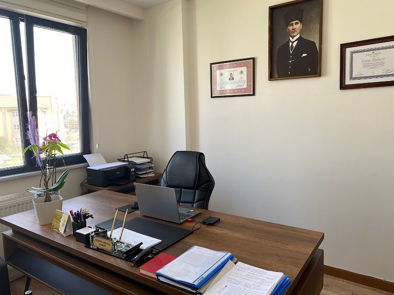 Edirne Avukat Tuğberk ÇÖMLEKÇİ - Edirne Avukat,Boşanma Avukatı,Kira Avukatı,Ceza Avukatı,Tapu Avukatı,Miras Avukatı,