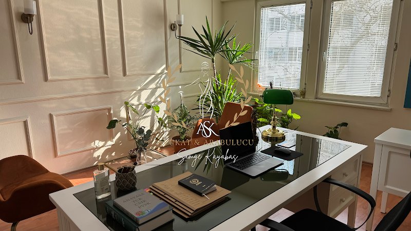 Avukat & Arabulucu Simge Kayabaş Bursa|Gemlik