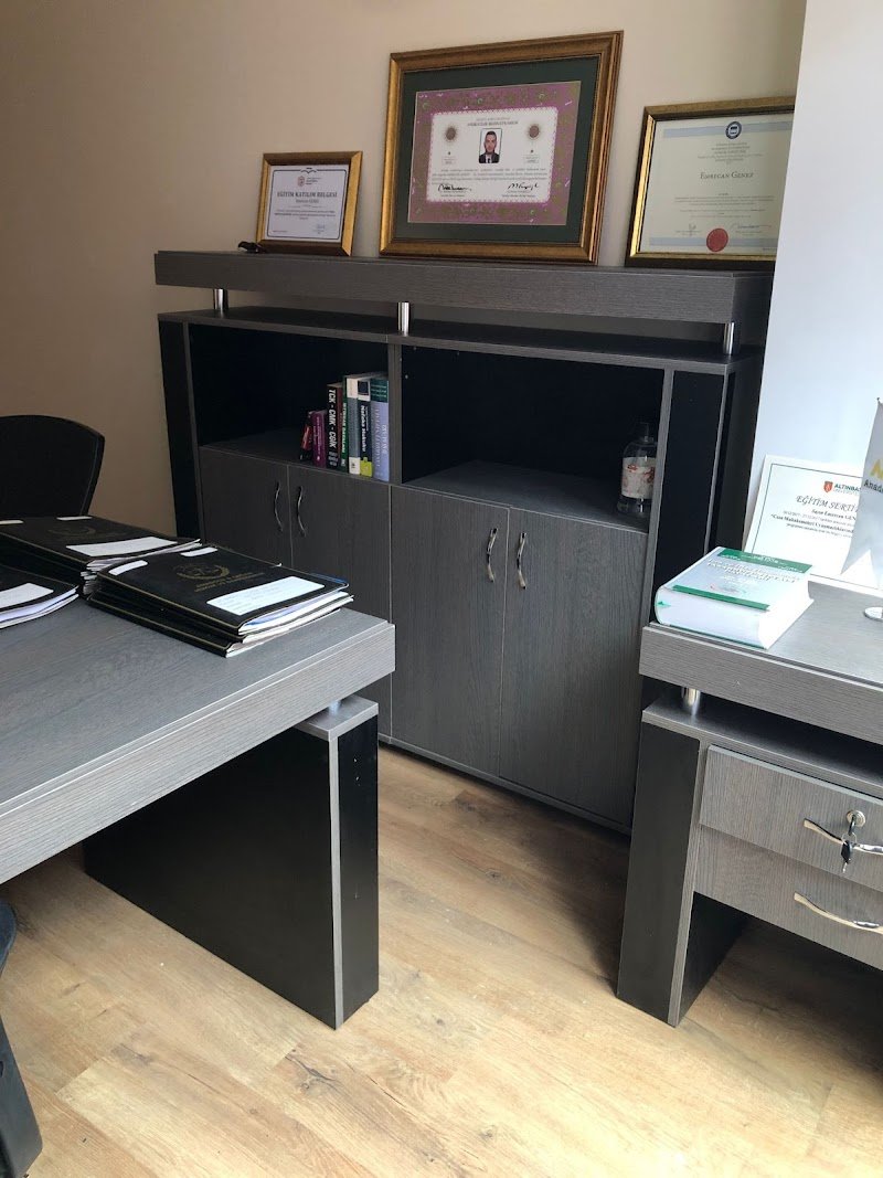 Emrecan Genez Boşanma Ceza Avukatı