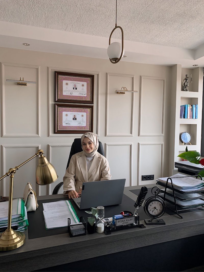 AVUKAT BÜŞRA ASLAN YAVAŞ- A&Y HUKUK BÜROSU