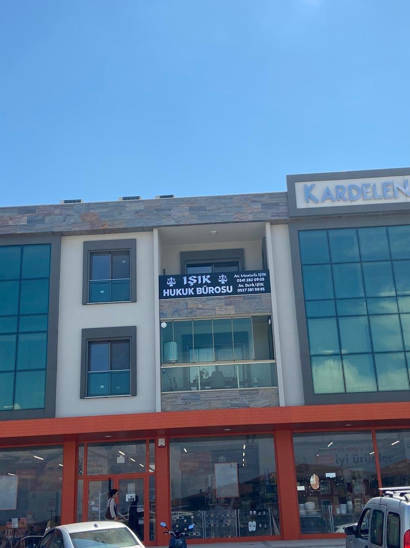 Avukat Mustafa IŞIK