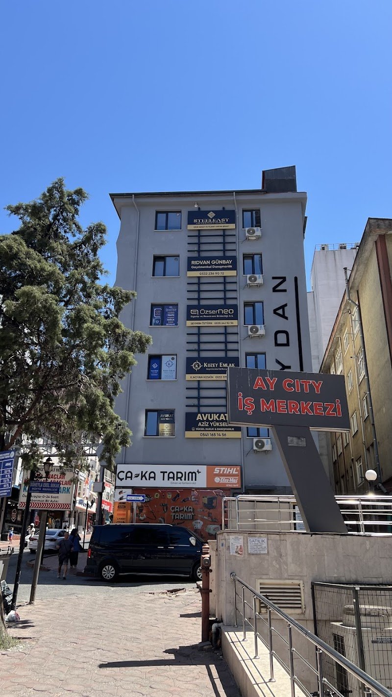 Avukat AZİZ YÜKSEL