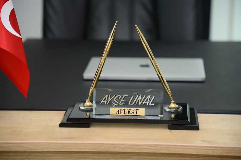 Avukat Ayşe Ünal