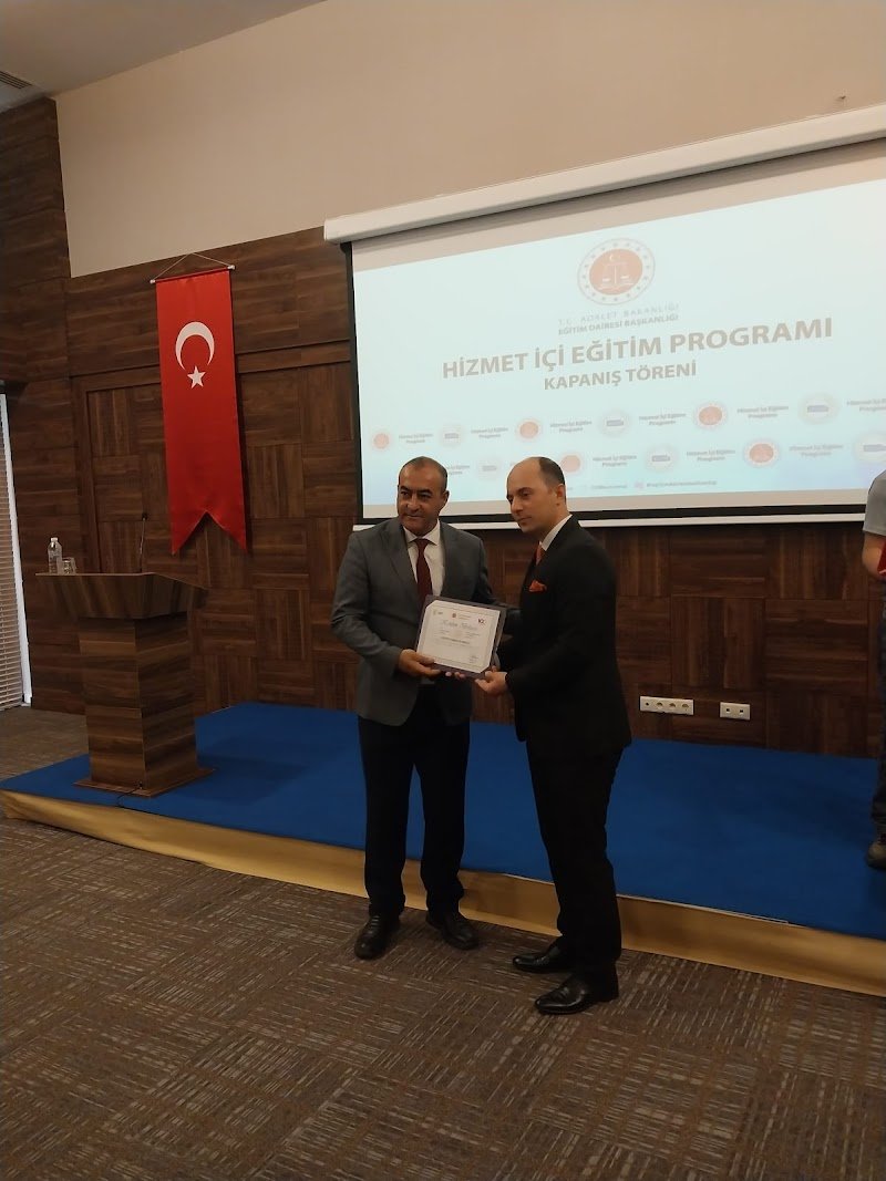 Uşak Avukat Gökhan Serkan Korkmaz