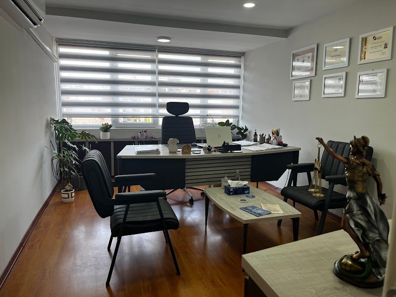 İzmir Avukat Duygu YILMAZLAR KARANFİL / YILMAZLAR HUKUK&DANIŞMANLIK (İzmir boşanma avukatı) (İzmir ceza avukatı)