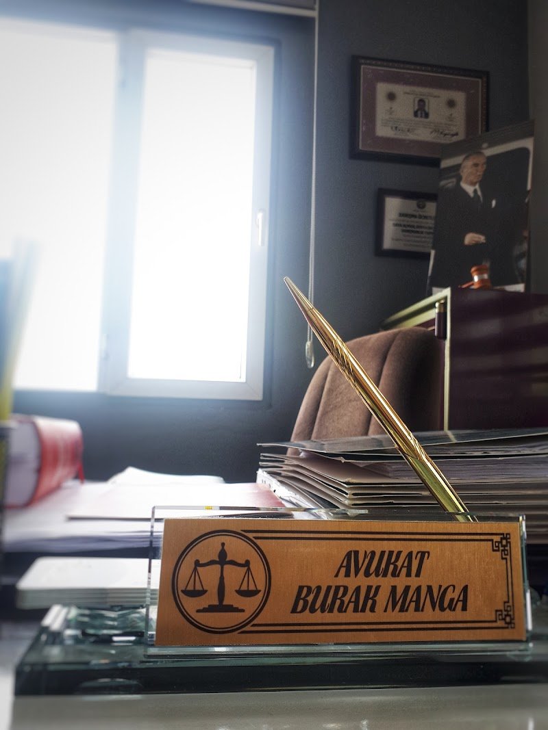 Avukat Burak Manga