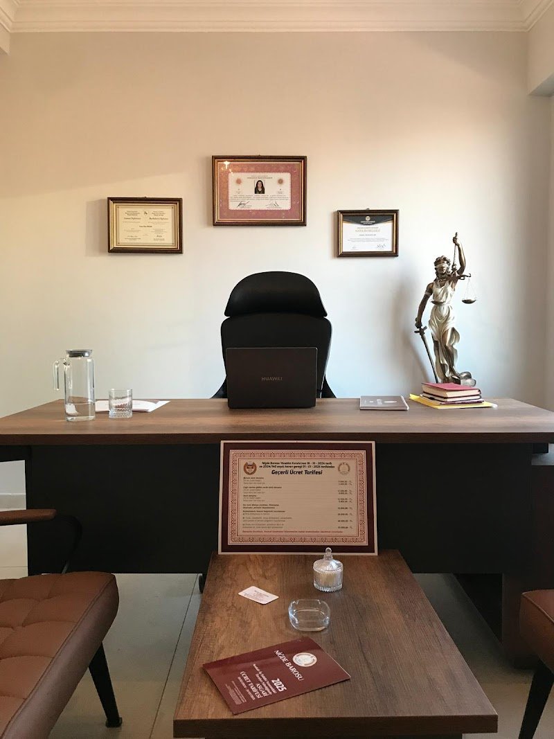 Avukat Esma Nur KOÇAK