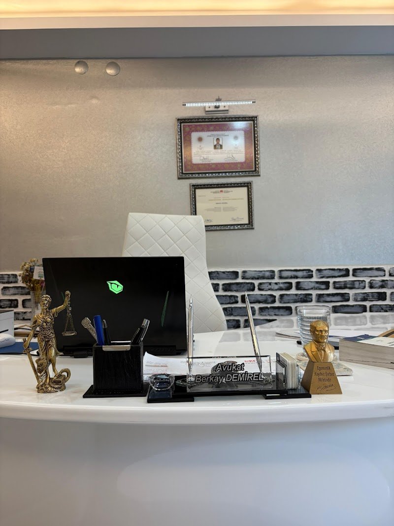 Avukat Berkay DEMİREL - Hukuk & Danışmanlık