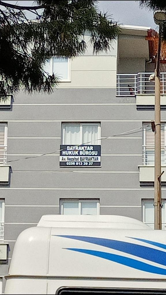 Avukat Nezahat Bayraktar