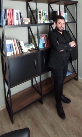 Avukat Mustafa Akceviz