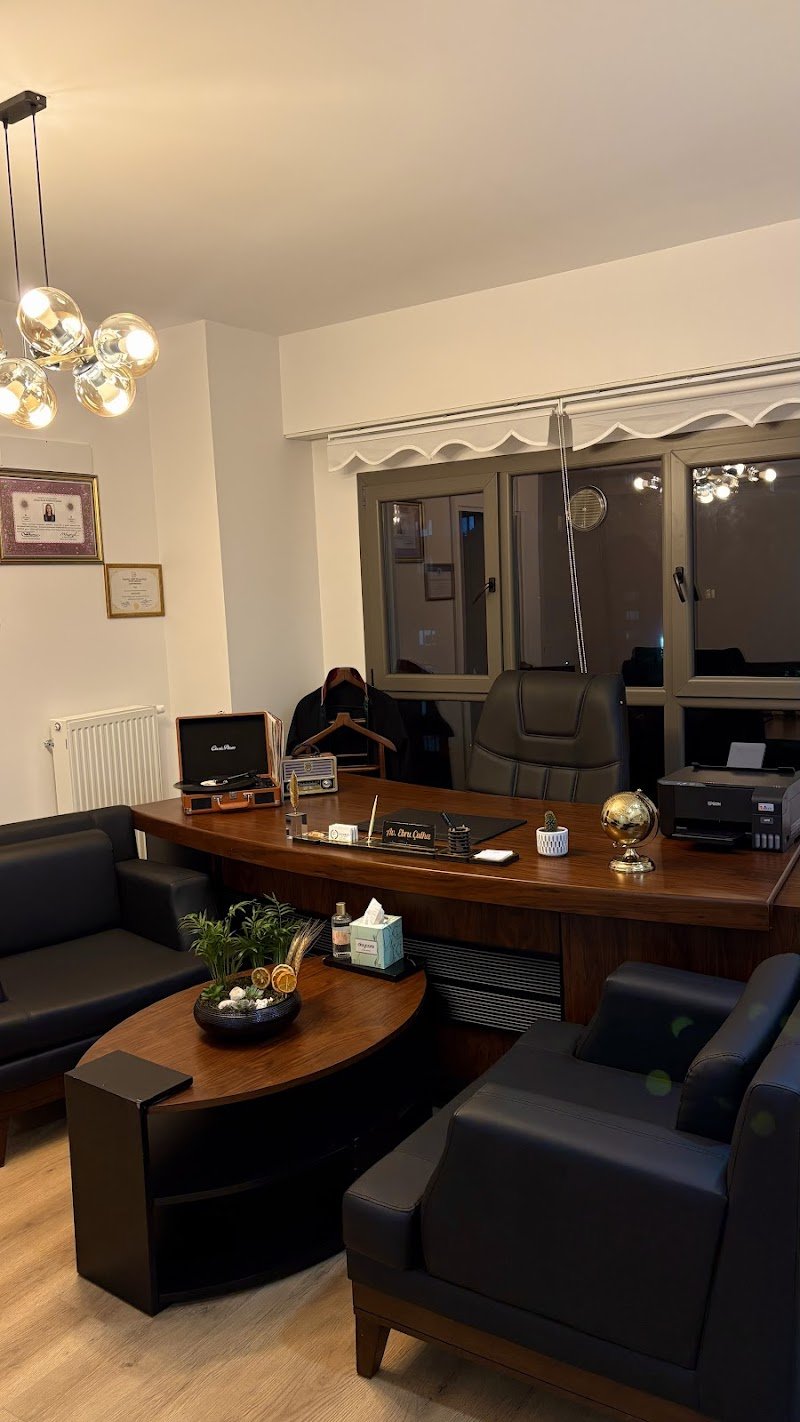 AVUKAT EBRU ÇULHA IIBoşanma -Ceza -Kira -İcra -Vatandaşlık -İş Hukuku|