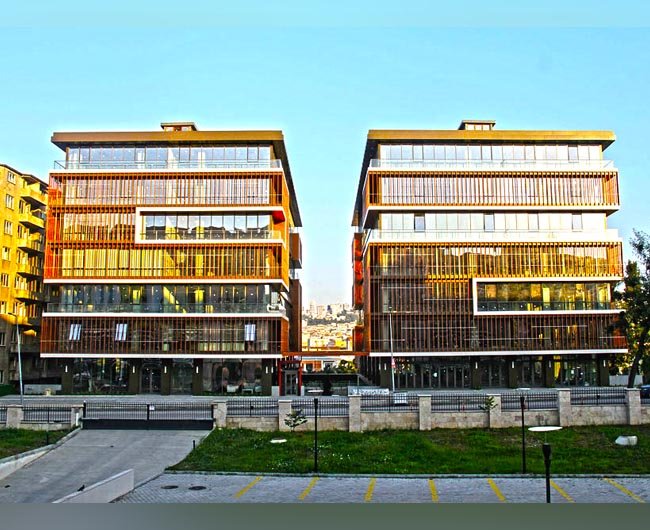 Av. Batıgün Karaman | KARAMAN HUKUK BÜROSU