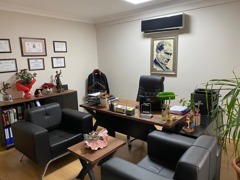 Avukat Özge Dörcü | Kocaeli Avukat- İzmit Avukat | İzmit Boşanma, Gayrimenkul, İş, Kira, Ceza Avukatı