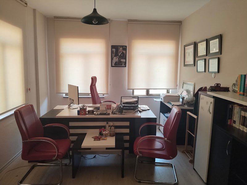 Edirne Avukat Arabulucu Görkem KARADUMAN-Edirne Boşanma Avukatı-Ceza Avukatı-Kira Avukatı-Miras Avukatı-İş Avukatı