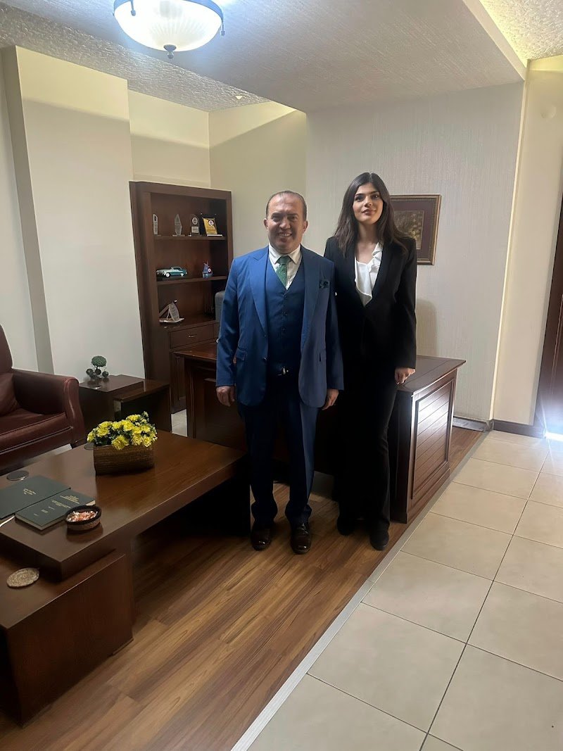 Trabzon Avukat Temel Aydemir ve Avukat Hande Aydemir. Arabulucu Avukat