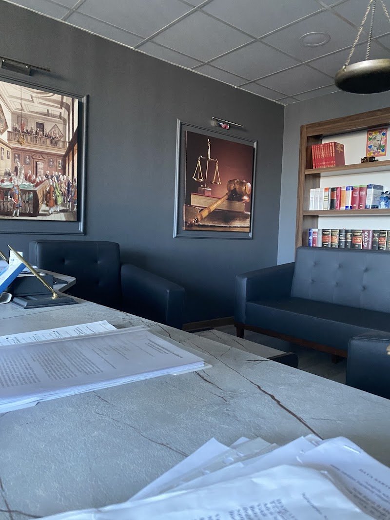 AYVALIK HUKUK & ARABULUCULUK BüROSU