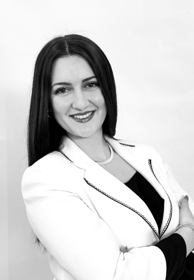 Mersin Avukat Yaren YAVUZ TEL -Boşanma Avukatı- Kamulaştırma Avukatı - Ceza Avukatı