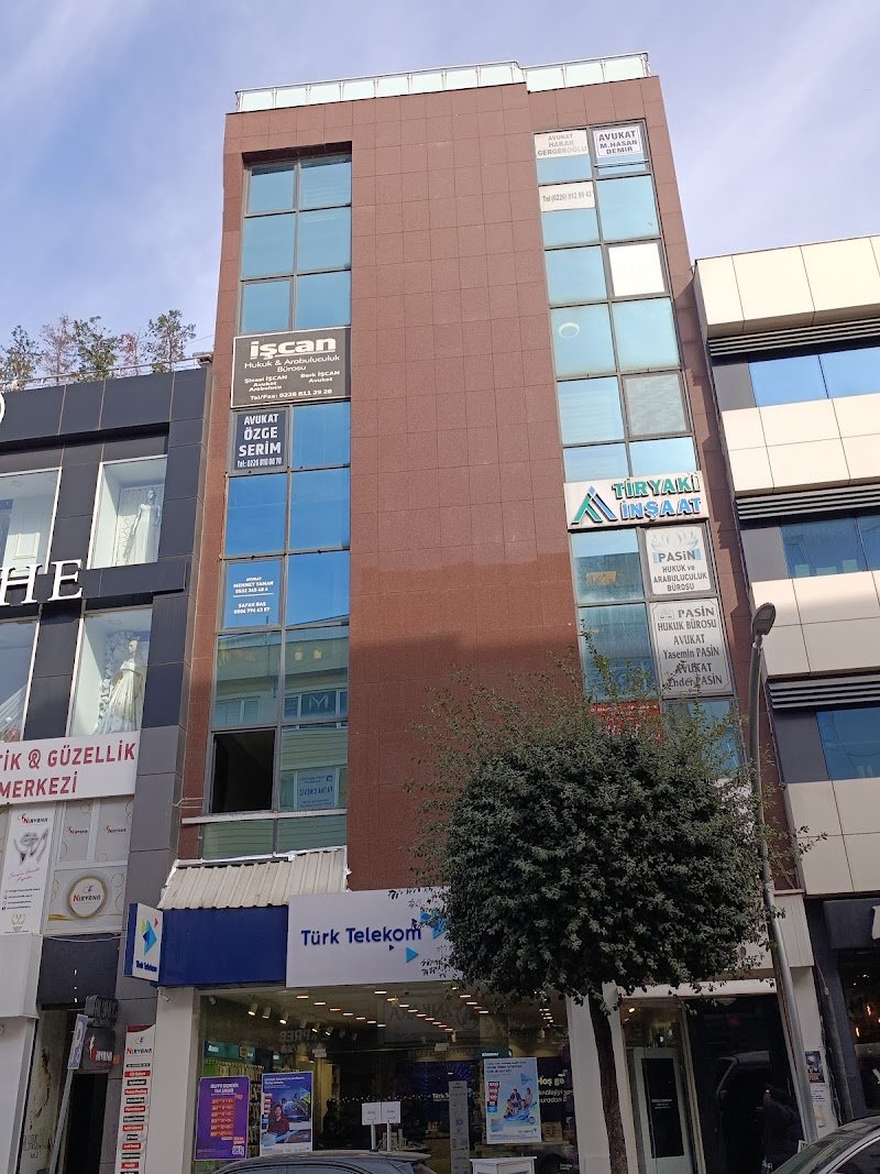 Av. Arb. Şafak Baş