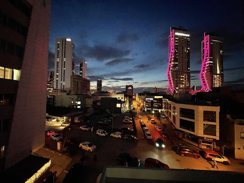 İzmir Avukat Turgut Sakarya - Gül Süer Sakarya - İzmir Ağır Ceza Avukatı - Boşanma, Tazminat, Gayrimenkul, Miras Avukatı