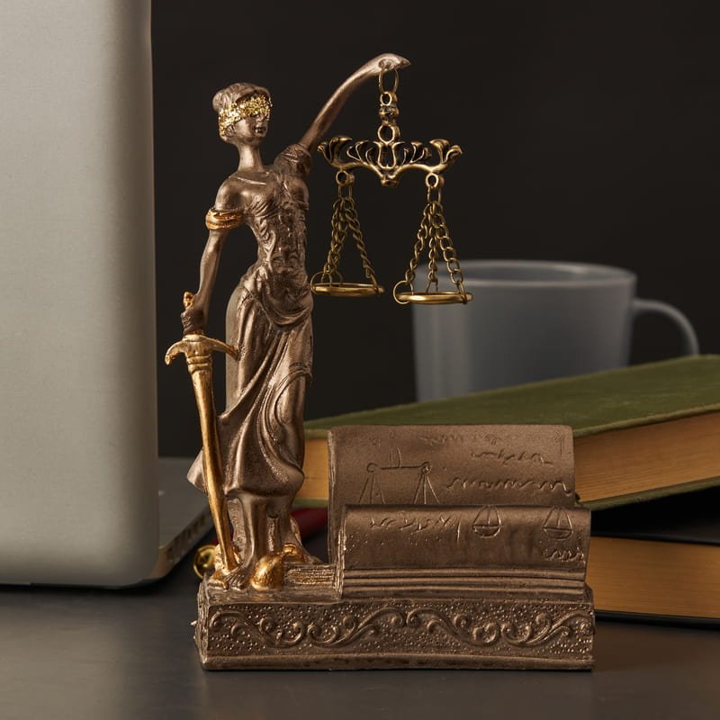 Avukat Ezel Esen | Gaziemir Avukat