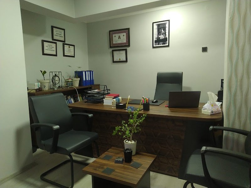 Aydın Avukat Haticenur BAYRAKTAROĞLU,Aydın Boşanma Avukatı,Aydın İş Avukatı,Aydın Efeler Avukat