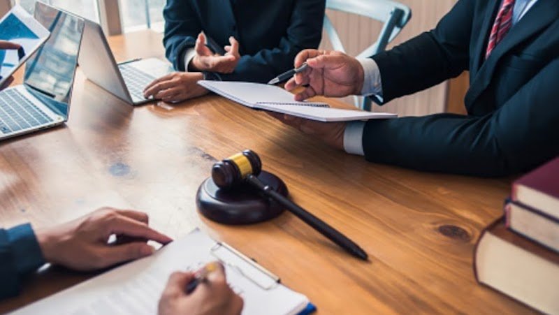 İstanbul Avukat - HÜRRİYET HUKUK BÜROSU - Boşanma Avukatı - Ceza Avukatı - İş Hukuku Avukatı - Kira Avukatı - Dilekçe