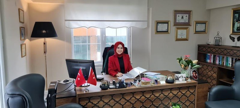 Avukat Özge Ata Karayaka