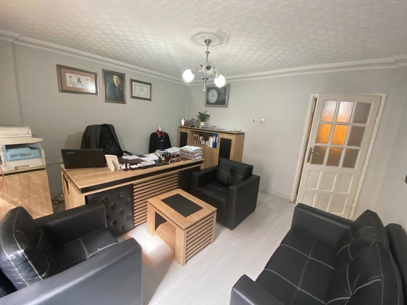 Avukat Mustafa Özsemiz