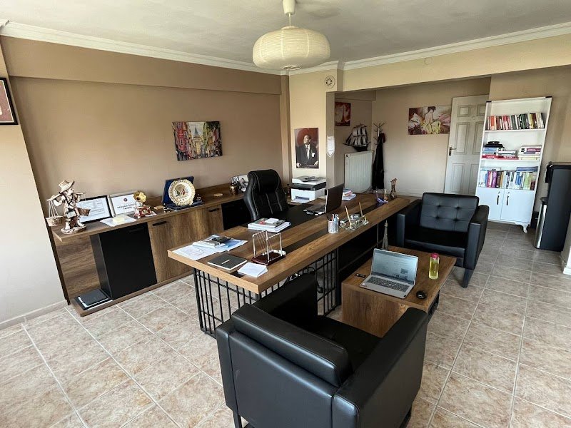 Avukat Vedat EROL-Manisa Yabancılar Avukatı,Kira Avukatı,Boşanma Avukatı,Ceza Avukatı,Tazminat Avukatı,Tapu Avukatı