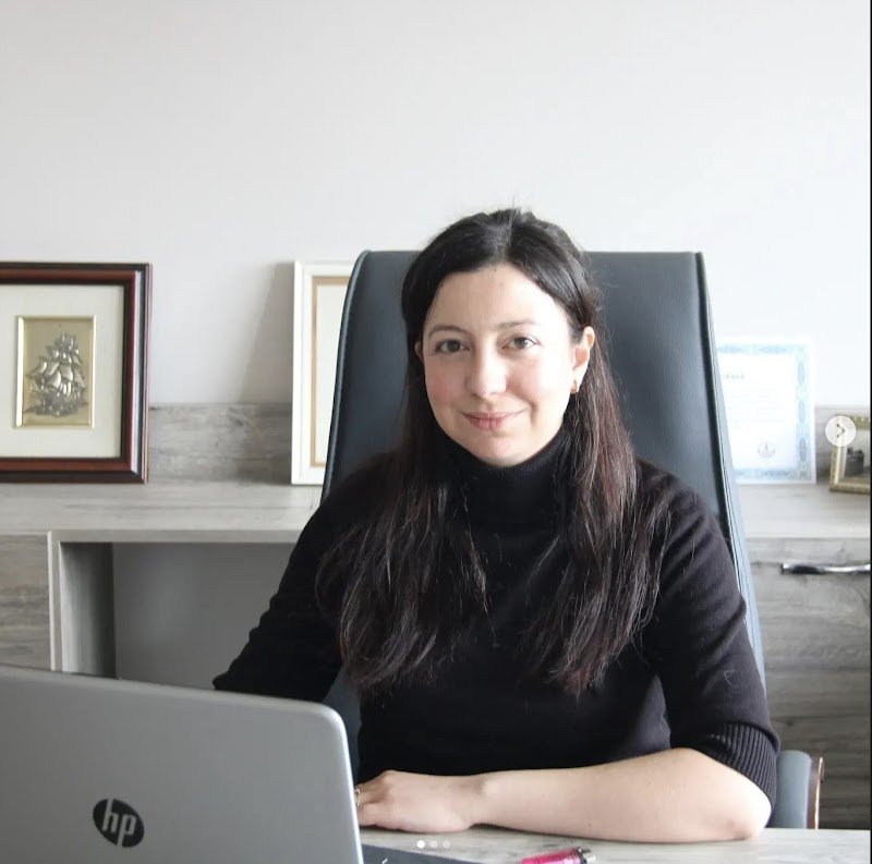 İzmir Avukat - Özde Demir - İzmir Boşanma Avukatı, İzmir Kira Avukatı, İzmir Ceza Avukatı, İzmir Miras ve Gayrimenkul Avukatı