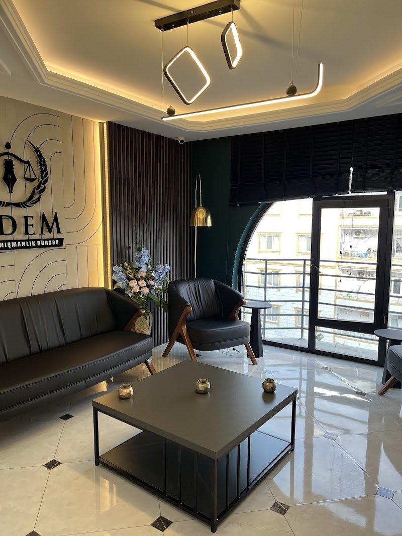 Batman Avukat Sena Sara TAKA