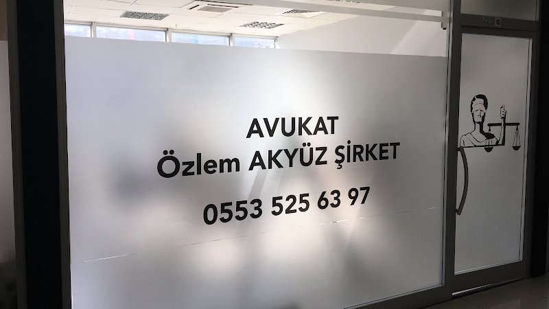 Avukat Özlem AKYÜZ ŞİRKET