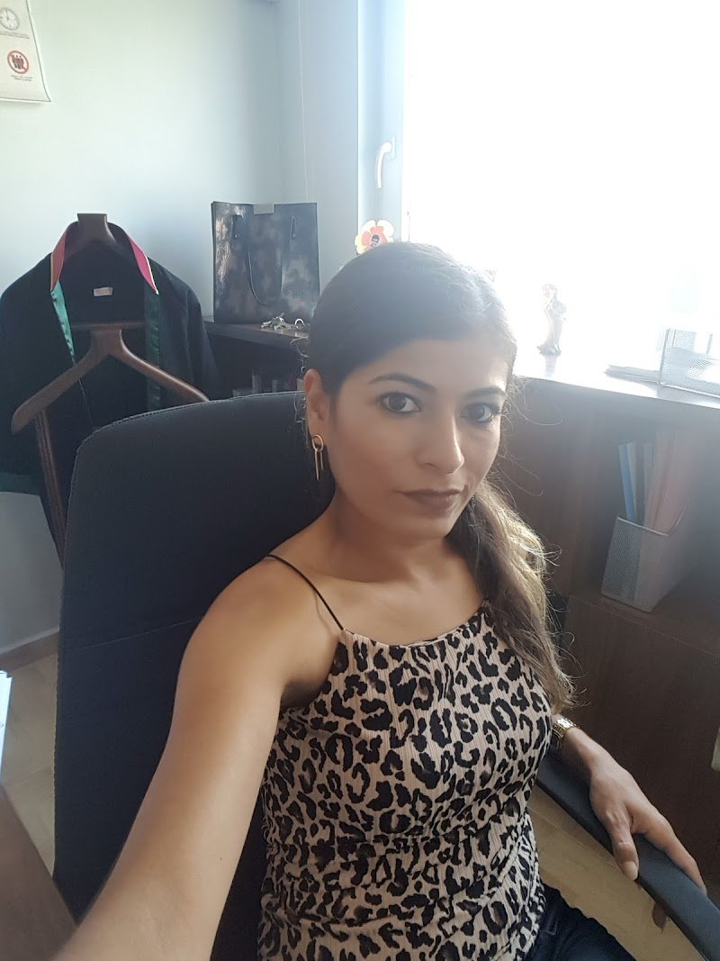 Avukat Gülüzar Türk